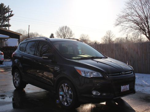 Used 2014 Ford Escape Titanium image 2