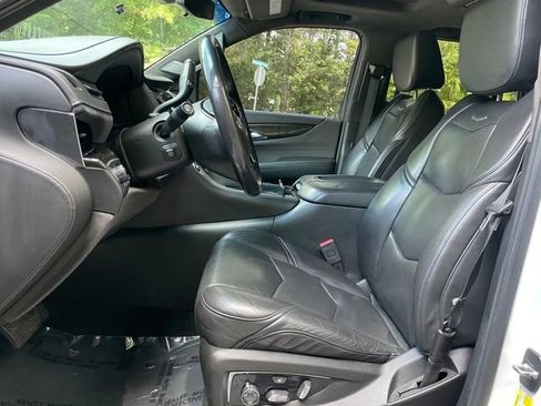 Used 2018 Cadillac Escalade Platinum RWD image 14