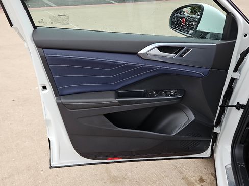 New 2026 Volkswagen Taos SEL image 13