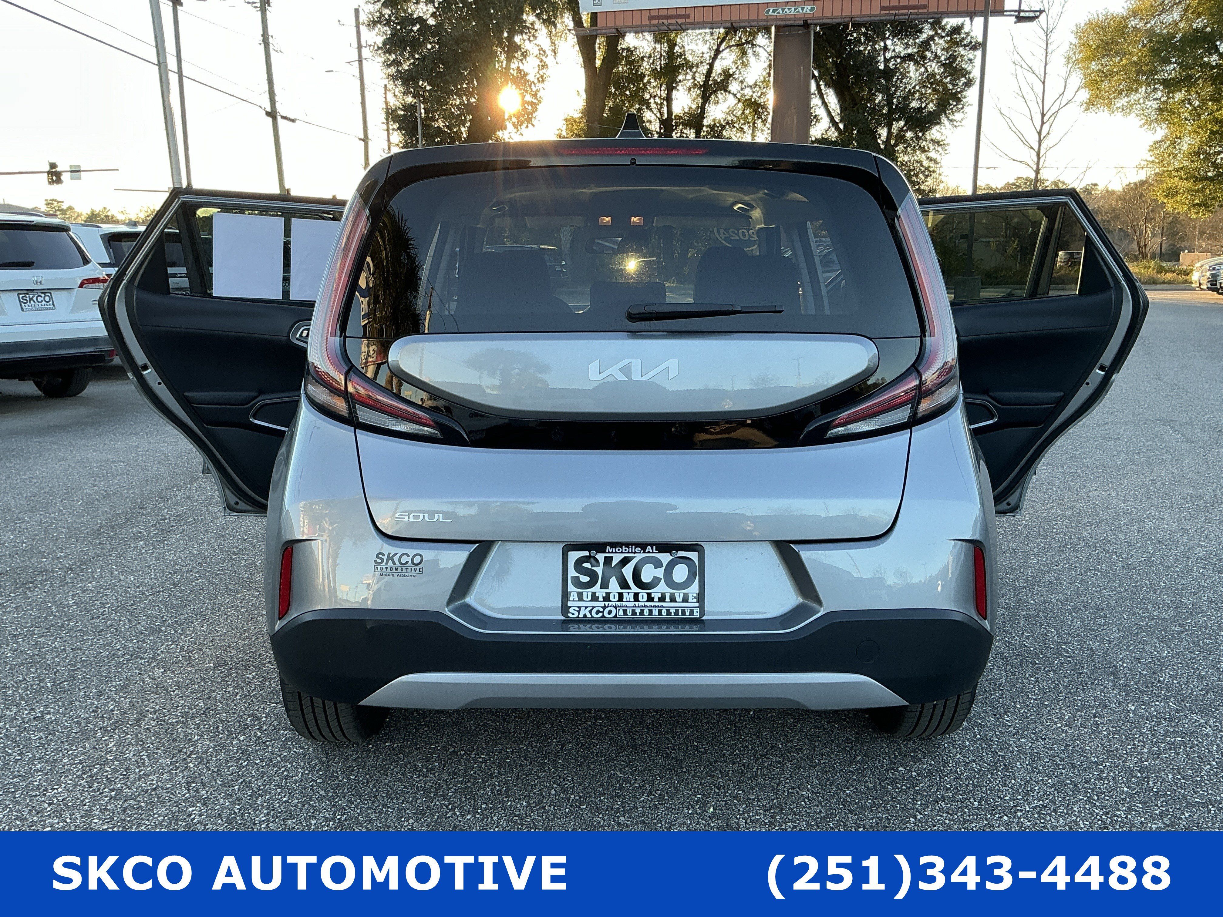 Used 2024 Kia Soul LX w/ Option Group 015 FWD image 32