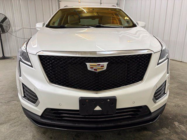 Used 2021 Cadillac XT5 Sportv w/ Platinum Package AWD/4WD image 2