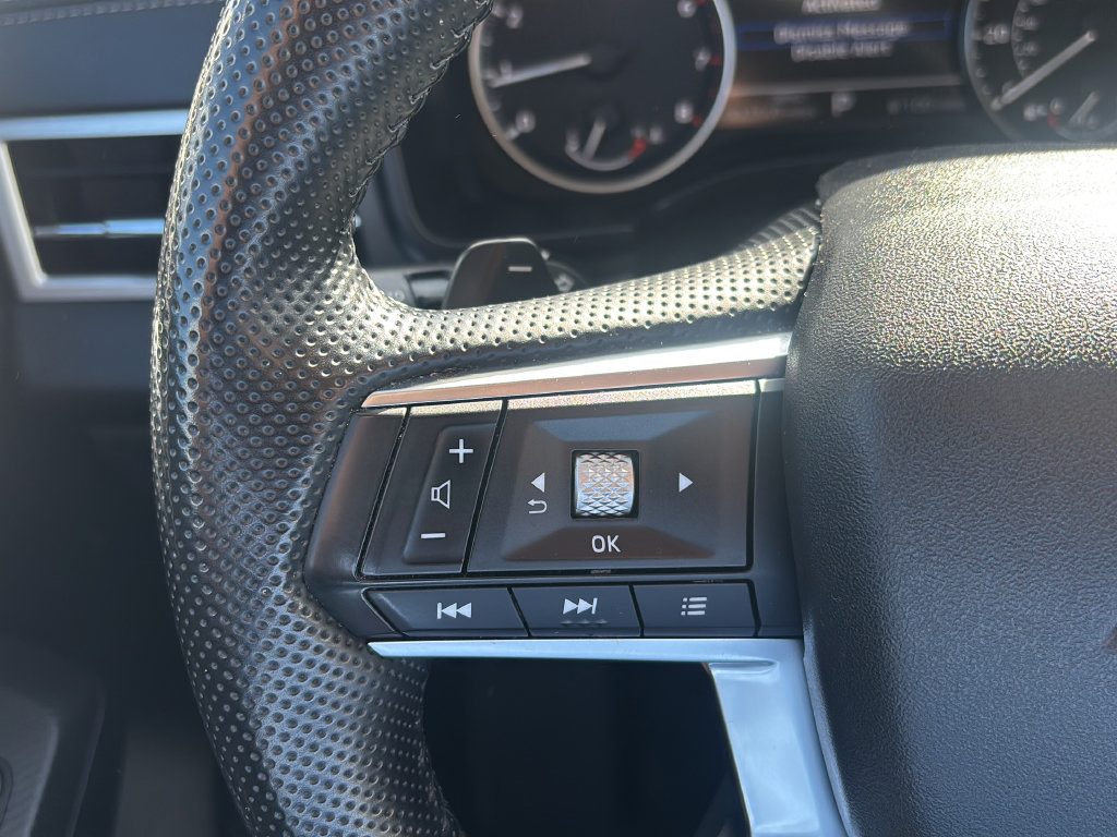 Used 2024 Mitsubishi Outlander AWD image 25
