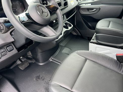 New 2025 Mercedes-Benz Sprinter 2500 image 10
