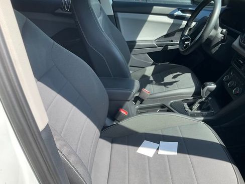 Used 2022 Volkswagen Taos SE image 9