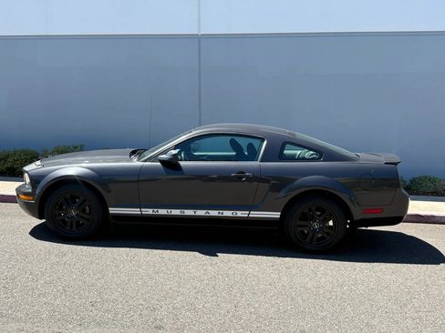 Used 2007 Ford Mustang Coupe RWD image 3