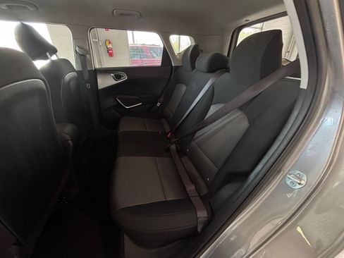Used 2025 Kia Soul LX w/ LX Technology Package FWD image 23