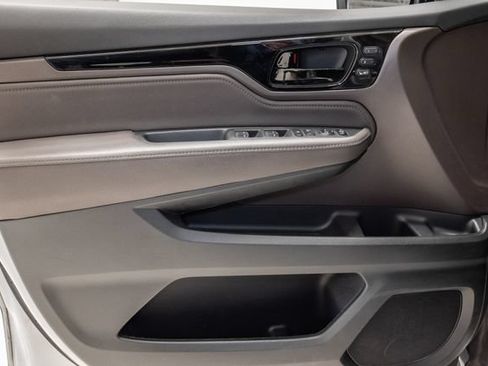 Used 2024 Honda Odyssey Touring image 8