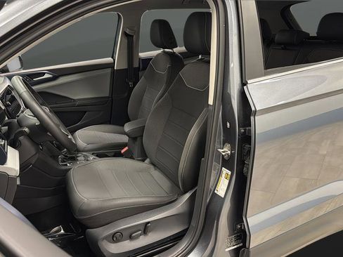 Used 2024 Volkswagen Taos SE AWD/4WD image 9