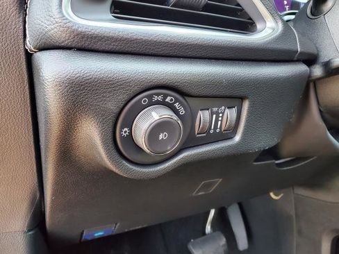 New 2026 Chrysler Pacifica Limited w/ S Appearance Package image 9