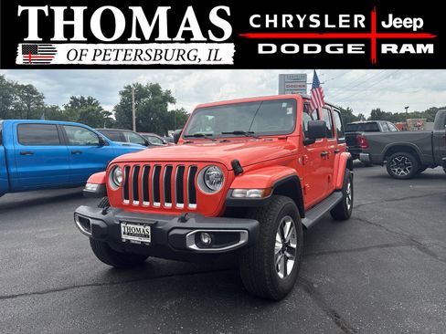 Used 2018 Jeep Wrangler Unlimited Sahara w/ Cold Weather Group AWD/4WD image 3