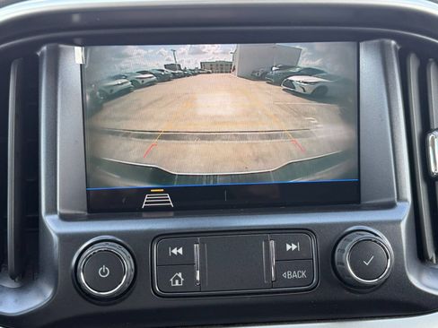 Used 2022 Chevrolet Colorado LT RWD image 19
