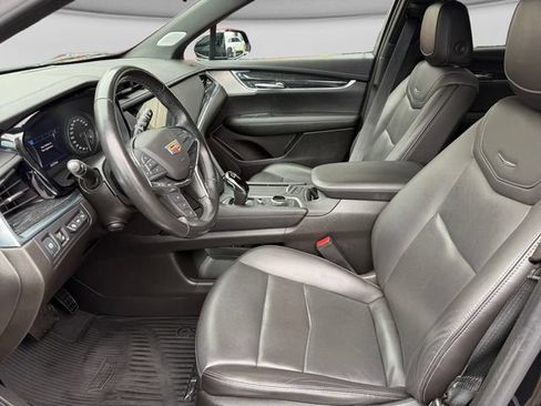 Used 2022 Cadillac XT5 Premium Luxury w/ Technology Package AWD/4WD image 10