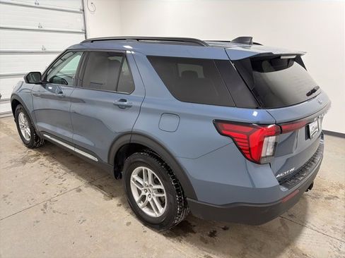 Used 2025 Ford Explorer Active image 6