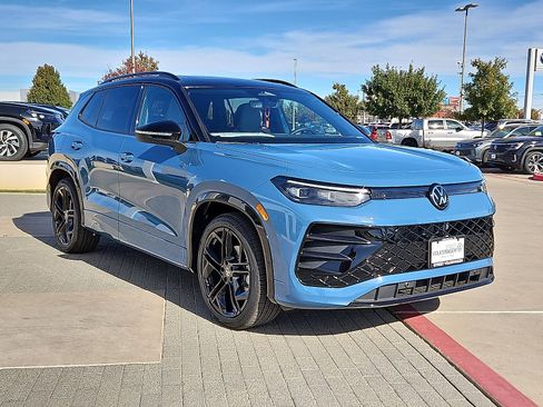 New 2026 Volkswagen Tiguan SE R-Line image 4