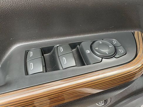 Used 2018 GMC Acadia SLE image 20