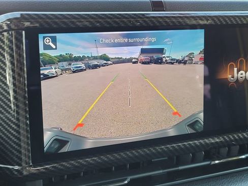 Used 2024 Jeep Gladiator Sport AWD/4WD image 21