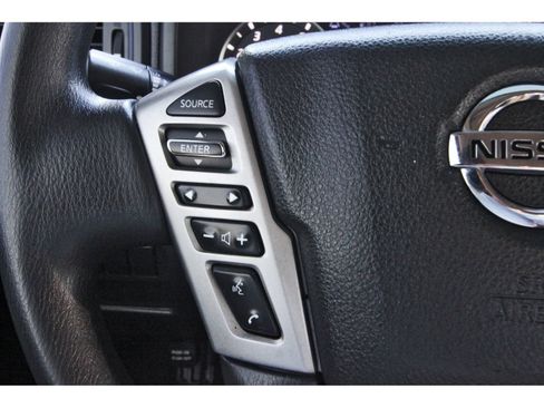 Used 2022 Nissan Titan SV AWD/4WD image 18