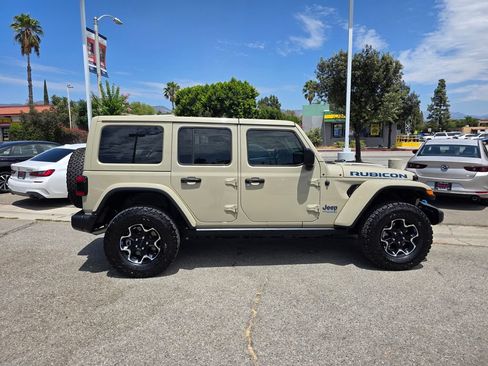 Used 2022 Jeep Wrangler Unlimited Rubicon 4xe w/ Cold Weather Group AWD/4WD image 4
