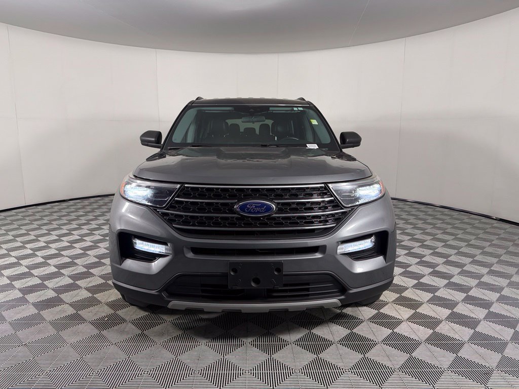 Used 2023 Ford Explorer XLT w/ Equipment Group 202A AWD/4WD image 3
