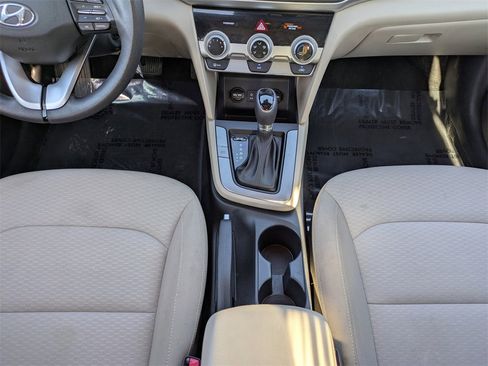 Used 2019 Hyundai Elantra SEL image 17