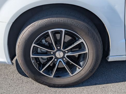 Used 2017 Dodge Grand Caravan GT image 26