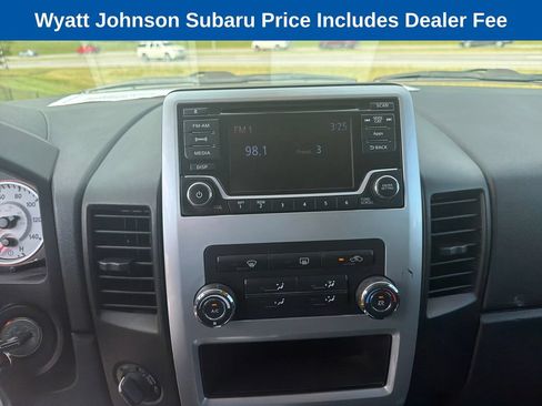 Used 2015 Nissan Titan PRO-4X AWD/4WD image 25