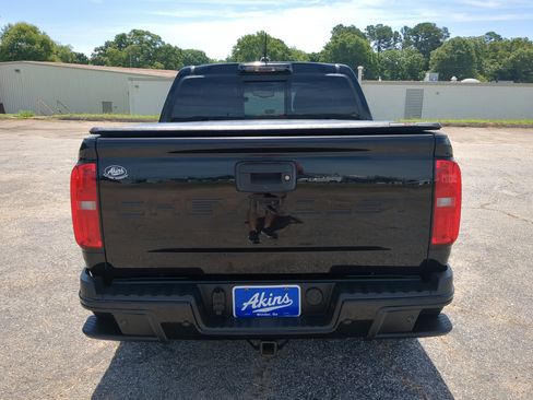 Used 2021 Chevrolet Colorado Z71 w/ Z71 Midnight Edition AWD/4WD image 4