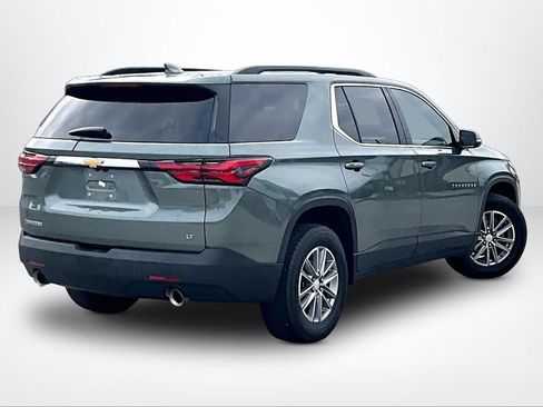 Used 2023 Chevrolet Traverse LT FWD image 3