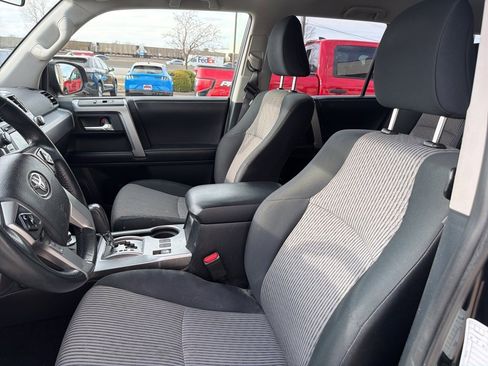 Used 2016 Toyota 4Runner SR5 image 12