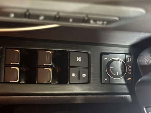 Used 2023 Lexus UX 250h F Sport image 21