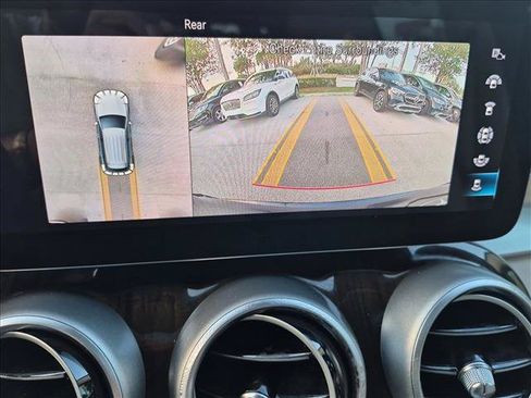 Used 2022 Mercedes-Benz GLC 300 image 13