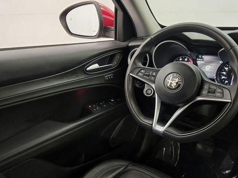 Used 2018 Alfa Romeo Stelvio AWD image 22