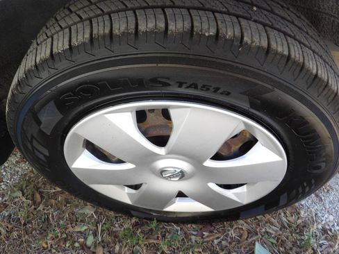 Used 2010 Nissan Versa Sedan image 15