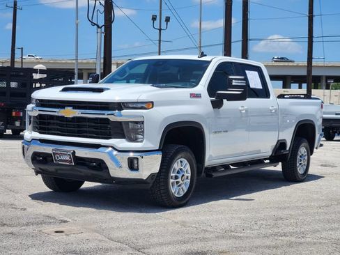 Used 2025 Chevrolet Silverado 2500 LT w/ All Star Edition AWD/4WD image 3