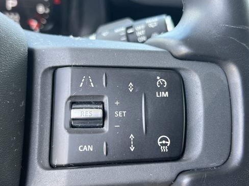 Used 2024 Land Rover Defender 130 X-Dynamic SE AWD/4WD image 23