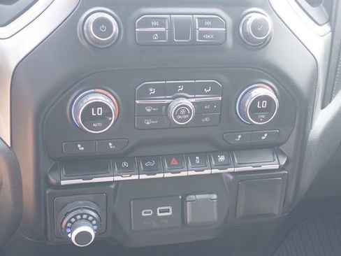 Used 2021 Chevrolet Silverado 1500 LT image 26