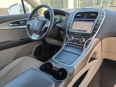 Used 2020 Lincoln Nautilus Reserve FWD image 16