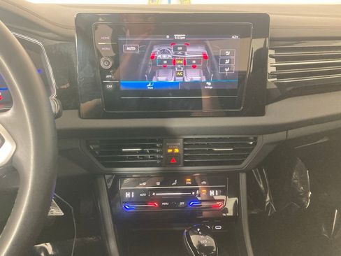 Used 2025 Volkswagen Jetta S image 2