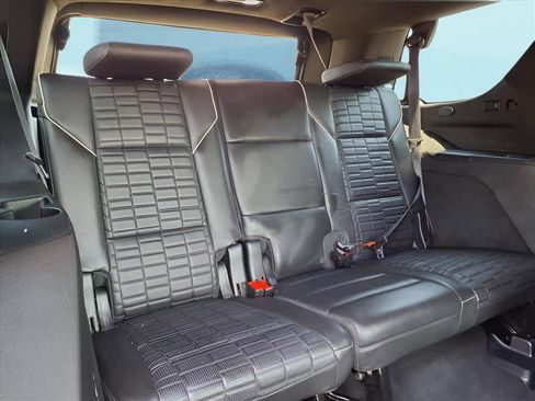 Used 2021 Cadillac Escalade Sport Platinum image 18