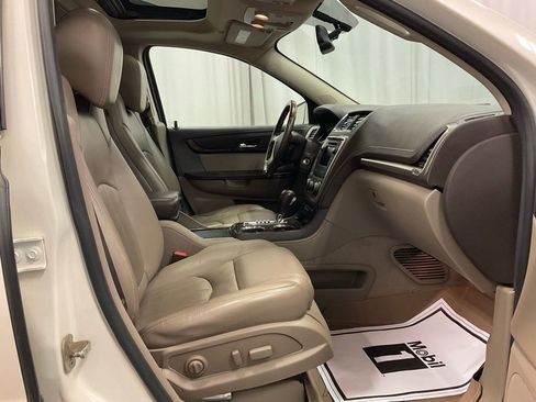 Used 2013 GMC Acadia Denali image 32