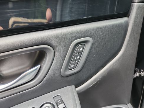Used 2023 Honda Pilot Touring image 17