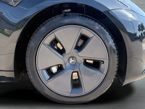 Used 2023 Tesla Model 3 Standard Range RWD image 9