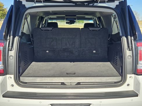 Used 2016 GMC Yukon XL SLT w/ Open Road Package image 9