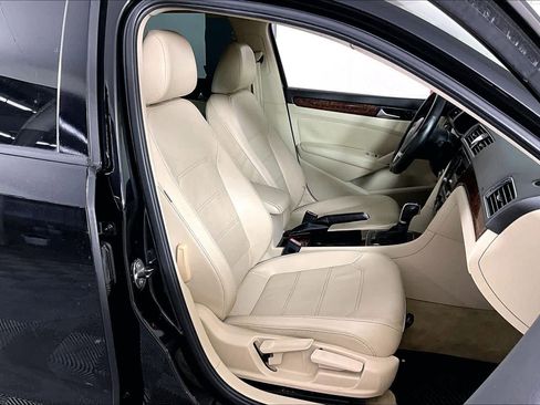 Used 2014 Volkswagen Passat 1.8T Wolfsburg Edition image 8