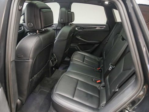 Certified 2025 Porsche Macan S AWD/4WD image 23