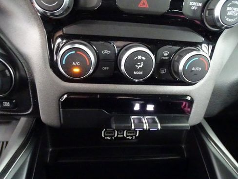 Used 2020 RAM 1500 Big Horn w/ Built-to-serve Edition image 12