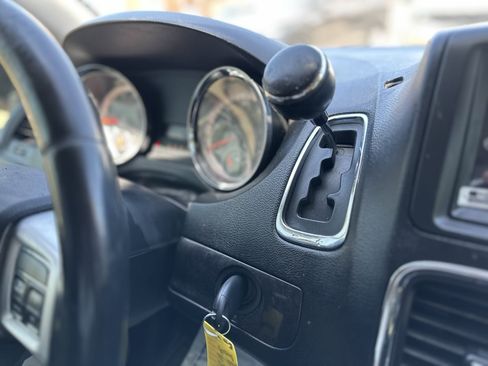 Used 2016 Dodge Grand Caravan American Value Package w/ UConnect Hands-Free Group FWD image 19
