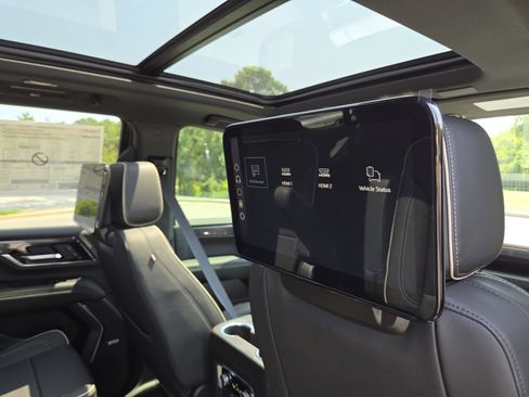 New 2026 GMC Yukon Elevation w/ Elevation Premium Package AWD/4WD image 31