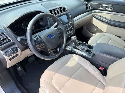 Used 2019 Ford Explorer XLT w/ Equipment Group 202A FWD image 7