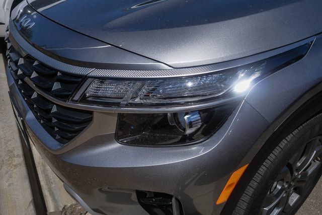 Certified 2026 Kia Seltos LX FWD image 6